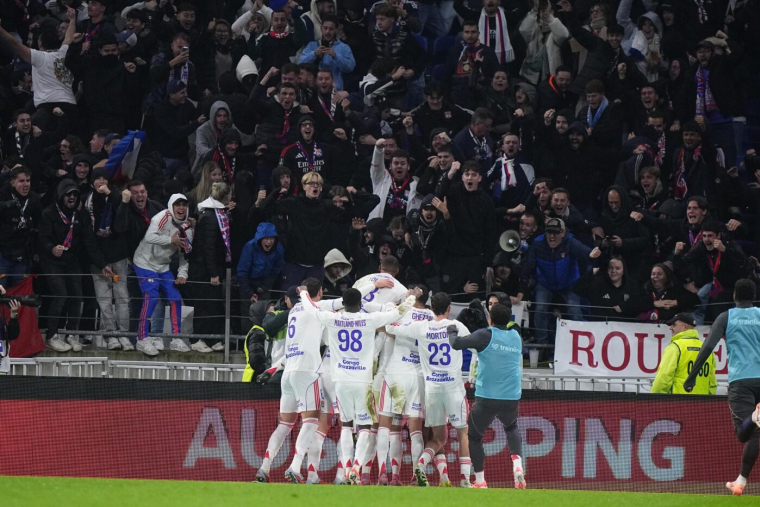 L'OL fait plier Strasbourg dans le temps additionnel