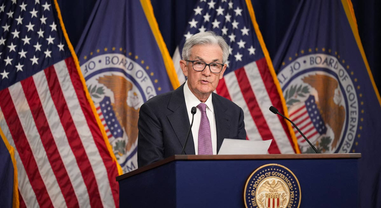 Jerome Poweel, président de la Fed, n'a pas annoncé de relèvement des taux ce mois-ci. Mais un nouveau tour de vis est attendu le mois prochain. (© AFP)