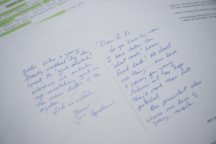 Un des documents publiés mardi par le gouvernement américain concernant l'affaire Epstein, le 23 décembre 2025 à Washington ( AFP / STAFF )