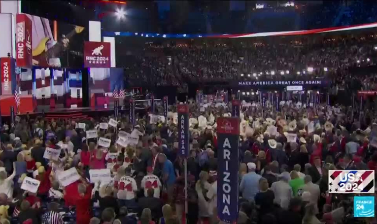 États-Unis : le colistier de Trump appelle l'Amérique à "choisir une nouvelle voie"