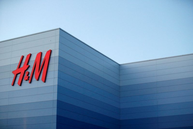 H&M FAIT MIEUX QUE PRÉVU AU QUATRIÈME TRIMESTRE AVEC LA REPRISE DES VENTES