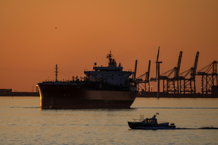 Un pétrolier ancré dans le Grand Port Maritime de Marseille-Fos, le 17 mars 2026 dans les Bouches-du-Rhône ( AFP / MIGUEL MEDINA )