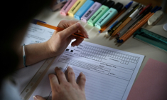 Plus de 500.000 élèves de première générale et technologique passent jeudi et vendredi l'épreuve anticipée du baccalauréat de français et pour la première fois une épreuve de mathématiques ( AFP / JULIEN DE ROSA )