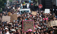 Manifestation pour défendre les "free parties" à Paris, le 13 juin 2026 ( AFP / Kenzo TRIBOUILLARD )