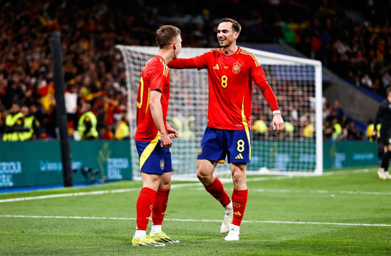 A-t-on déjà vu l'Espagne et le PSG dans la même pièce ?