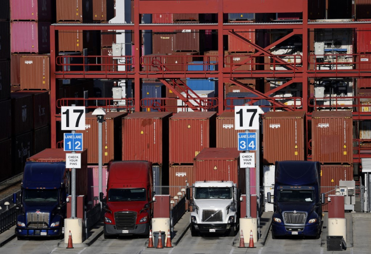 Des conteneurs, dans le port de Los Angeles, en mars 2026 (illustration) ( GETTY IMAGES NORTH AMERICA / JUSTIN SULLIVAN )