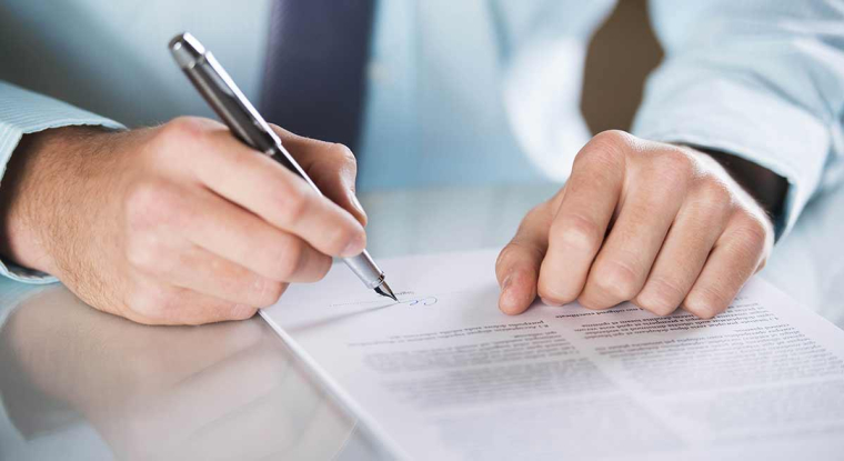 Les possibilités offertes par une clause bénéficiaire sont même supérieures à celles du testament. (© Fotolia)