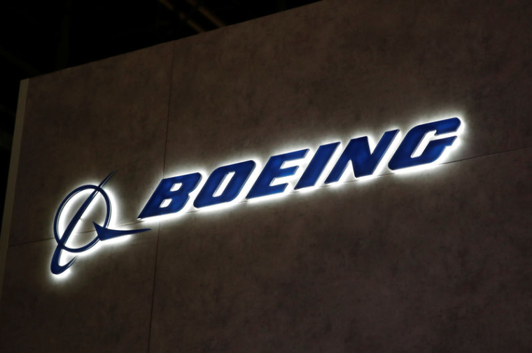 BOEING VISE 900 LIVRAISONS ET RELÈVE SES OBJECTIFS, LE MARCHÉ RAVI