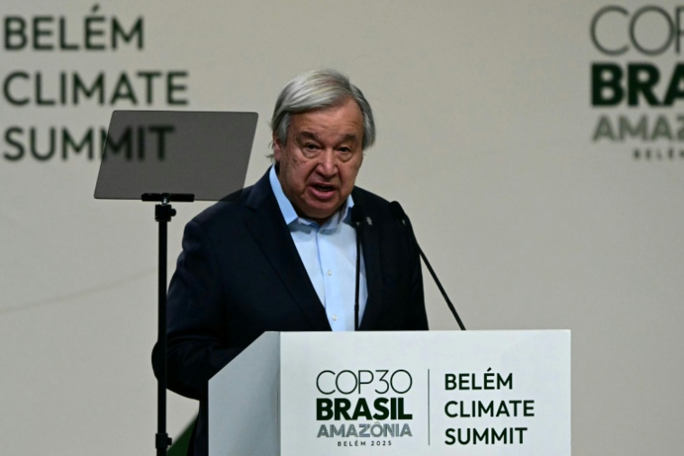 Le secrétaire général de l'ONU, Antonio Guterres, lors de son discours au sommet des dirigeants de la COP30 à Belem, au Brésil, le 6 novembre 2025. ( AFP / Pablo PORCIUNCULA )