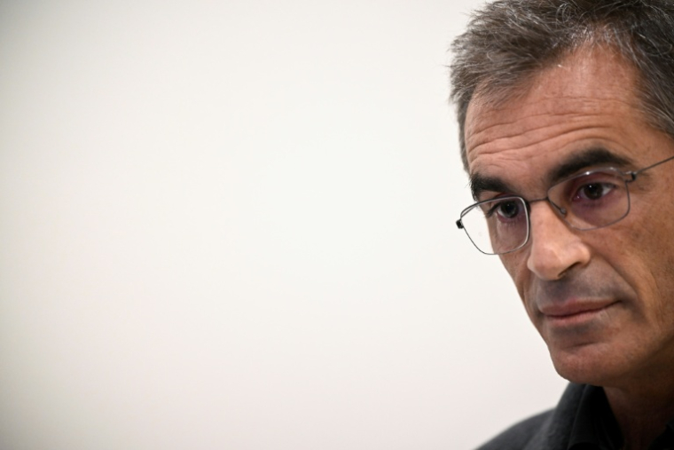 Le philosophe Raphaël Enthoven au tribunal à Paris, le 23 septembre 2025, pour son procès pour injure publique à l'encontre de La France Insoumise (LFI) ( AFP / JULIEN DE ROSA )