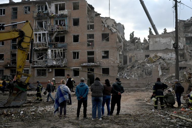 Une résidence détruite par une frappe russe, à  Pryluky (Ukraine), le 7 octobre 2026 ( AFP / GENYA SAVILOV )