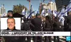 Israël : l'aéroport de Tel-Aviv bloqué, la ville à l'arrêt contre la réforme judiciaire