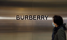 BURBERRY: LES CONFINEMENTS EN CHINE PÈSENT SUR LES VENTES AU PREMIER TRIMESTRE