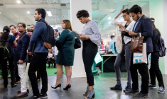 USA: L'EMPLOI RALENTIT, UN DÉFI POUR LE PROCHAIN PRÉSIDENT