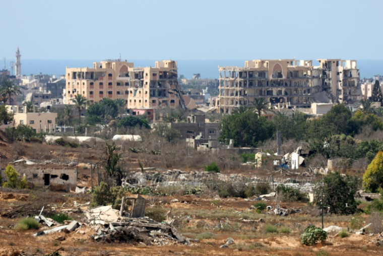 Vue des destructions dans la bande de Gaza, prise du côté israélien de la clôture, le 19 août 2025 ( AFP / Jack GUEZ )