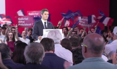 Présidentielle: en meeting à Paris, Attal se dit candidat "pour l'espoir, pour l'avenir, pour l'optimisme"