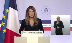 Macron déplore que les "angoisses" des jeunes soient "transformées en violences urbaines"