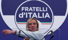 La cheffe des Frères d'Italie, Giorgia Meloni, s'exprime au siège de la soirée électorale du parti, à Rome