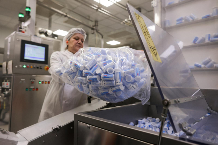 En France, "seuls 60 % des médicaments ayant une autorisation de mise sur le marché européen sont disponibles" selon le syndicat professionnel de l'industrie du médicament (Leem). ( AFP / THIBAUD MORITZ )