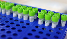 EUROFINS CHUTE, LA PRÉVISION ANNUELLE D'EBITDA DÉÇOIT