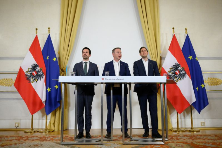 Le gouvernement autrichien envisage d'interdire les médias sociaux aux enfants