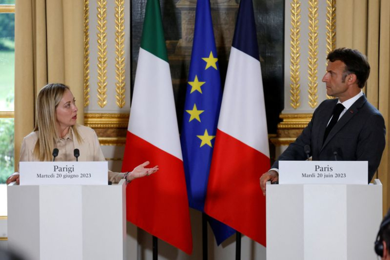 Le président français Emmanuel Macron et la Première ministre italienne Giorgia Meloni se rencontrent à Paris