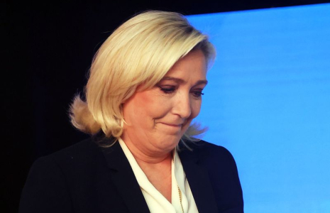 MACRON EST DEVENU "UN PRÉSIDENT MINORITAIRE", DIT MARINE LE PEN