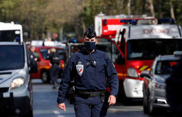 UN SUSPECT INTERPELLÉ APRÈS L'ATTAQUE À L'ARME BLANCHE À PARIS