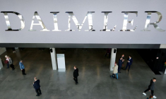 DAIMLER: BÉNÉFICE TRIMESTRIEL EN HAUSSE MALGRÉ LA CRISE DES PUCES