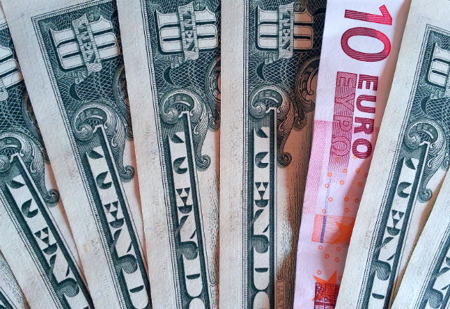 L'euro a bondi de 12% en 2017 contre le dollar en 2017. Crédit Stock: antonin