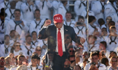 Le président américain Donald Trump lors de la célébration du 250e anniversaire de la marine américaine, à la base navale de Norfolk, en Virginie, le 5 octobre 2025 ( AFP / Alex WROBLEWSKI )