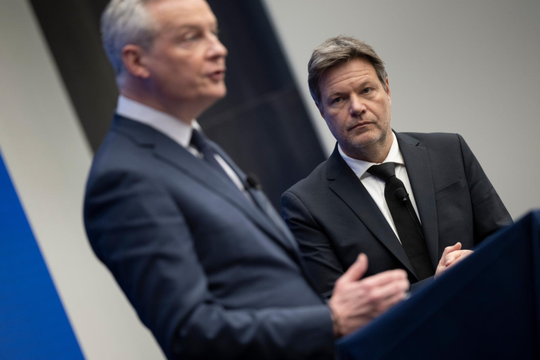 Bruno Le Maire et le vice-chancelier allemand Robert Habeck, le 7 février 2023, à Washington ( AFP / Brendan Smialowski )