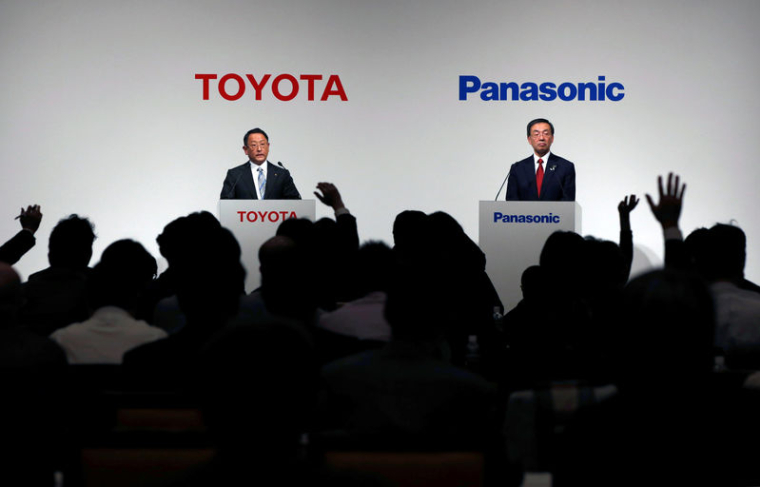 TOYOTA ET PANASONIC ENVISAGENT UNE ALLIANCE DANS LES BATTERIES