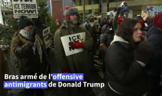 Minneapolis: des manifestants réagissent au départ de certains agents fédéraux