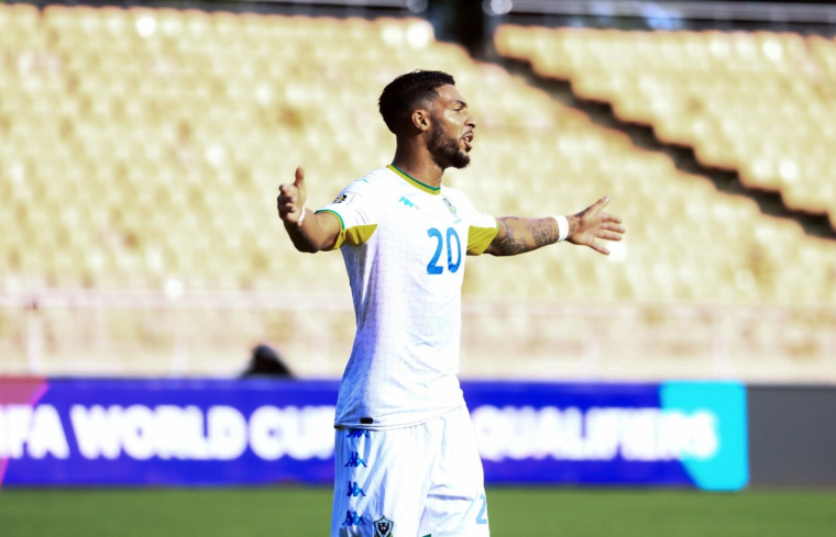 Le début de semaine complètement dingo de Denis Bouanga