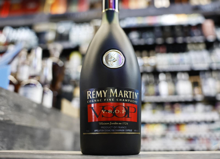 ( GETTY IMAGES NORTH AMERICA / MARIO TAMA )