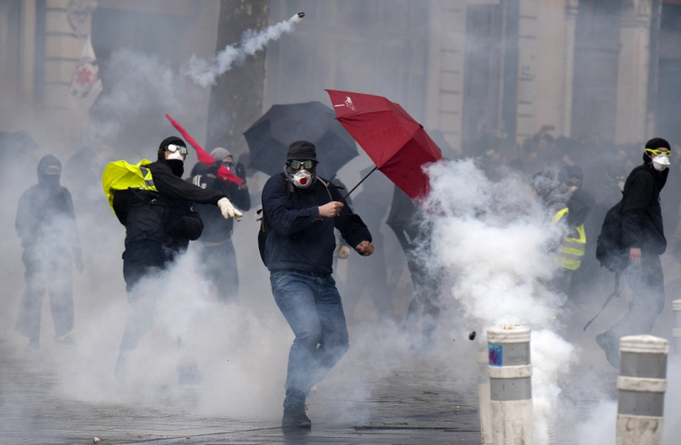 ( AFP / FRED TANNEAU )