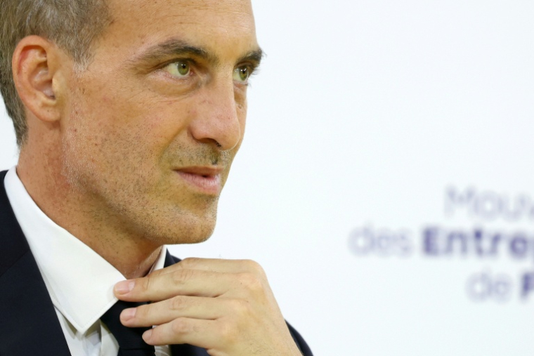Raphaël Glucksmann participe à un débat avec d'autres candidats à l'élection présidentielle, le 27 août 2026 à Paris ( AFP / Thomas SAMSON )