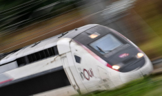 Un TGV, entre Rennes et Paris (illustration) ( AFP / JEAN-FRANCOIS MONIER )