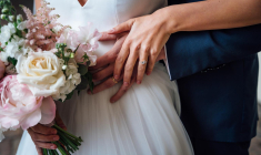 Selon un sondage mené par Mariages.net sur 180.000 futurs mariés, 1 couple de mariés sur 2 souhaite adopter des mesures éthiques et écoresponsables lors de son mariage crédit photo : Getty images