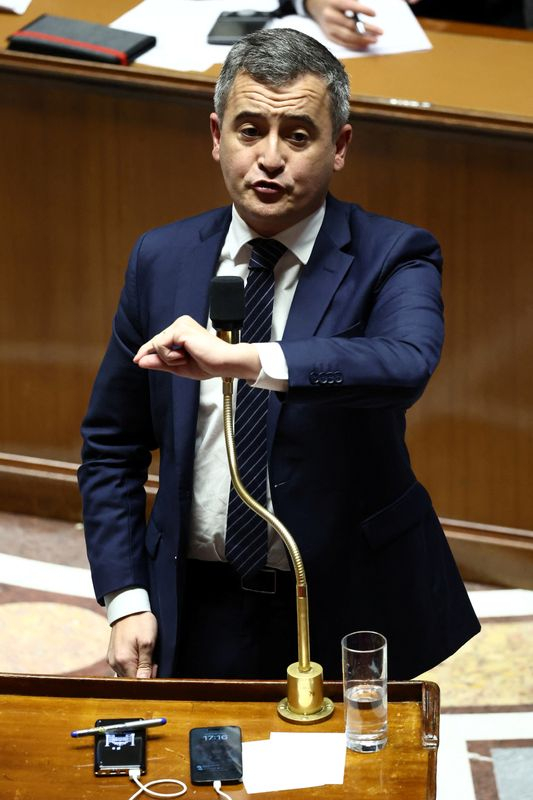 Débat sur la loi sur l'immigration à l'Assemblée nationale à Paris