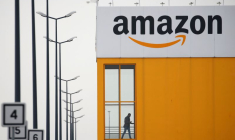 DES MILITANTS RÉCLAMENT L'ARRÊT DU DÉVELOPPEMENT D'AMAZON EN FRANCE