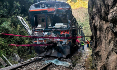 Un des deux trains accidentés sur la ligne du Machu Picchu, au Pérou, le 30 décembre 2025 ( AFP / Carolina Paucar )