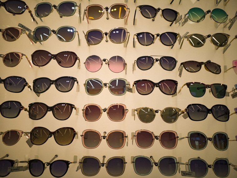 Meta lance un modèle d'entrée de gamme de ses lunettes connectées. (illustration) (Engin_Akyurt / Pixabay)