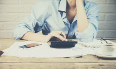 Peu impliquées en matière d’investissement, les femmes mettent leur sécurité financière en péril (Crédit photo : Fotolia)