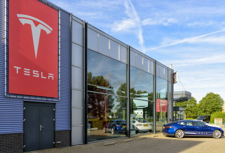 Bénéfices trimestriels record pour Tesla - iStock-Sjo