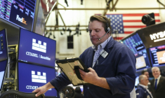 Un opérateur à la Bourse de New York, le 13 février 2026 ( AFP / ANGELA WEISS )