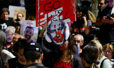 Des manifestants se rassemblent contre le Premier ministre israélien Benjamin Netanyahu près de sa résidence à Jérusalem