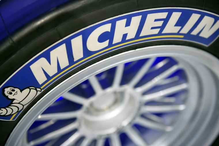 Un pneu Michelin le 3 avril 2014 à Boulogne-Billancourt. ( AFP / FRANCK FIFE )
