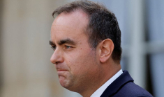 Cérémonie de passation de pouvoirs pour le nouveau Premier ministre français, Sebastien Lecornu, à Paris